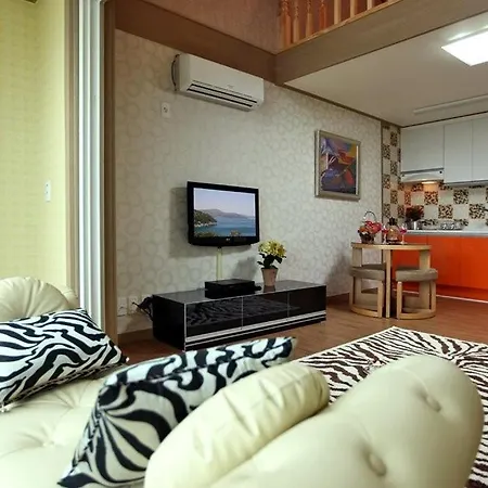Capri Hakdong Pension Geoje Exterior photo