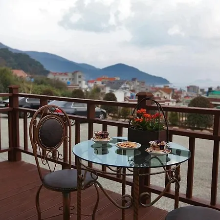 Capri Hakdong Pension Geoje Exterior photo